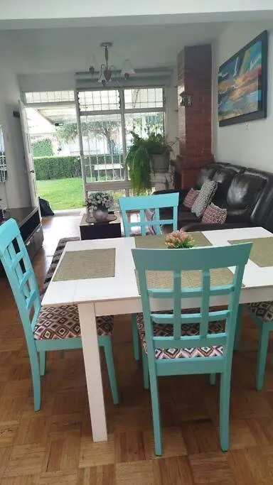 Casa 3 Habitaciones, 3 Camas, Jardin Quito Ecuador