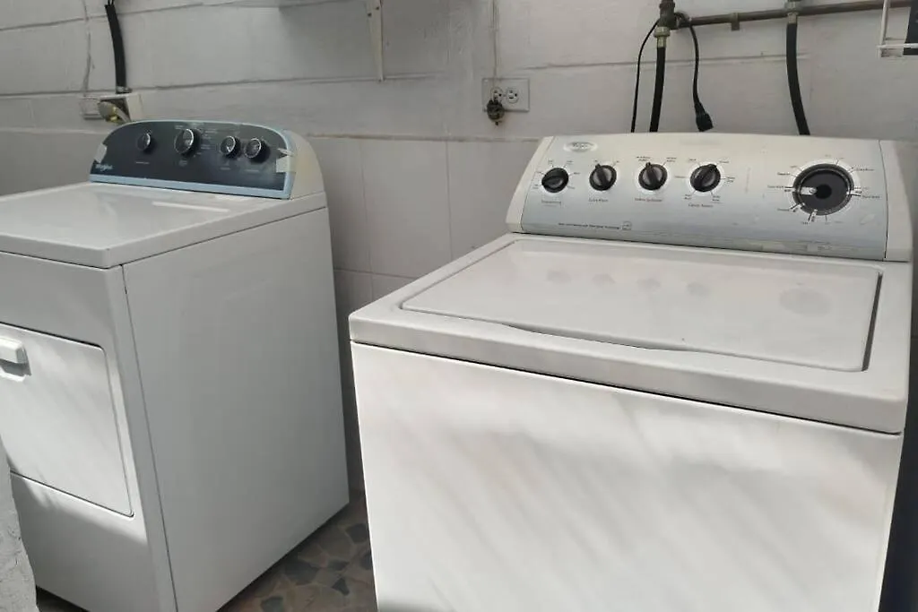 Casa 3 Habitaciones, 3 Camas, Jardin Quito Ecuador