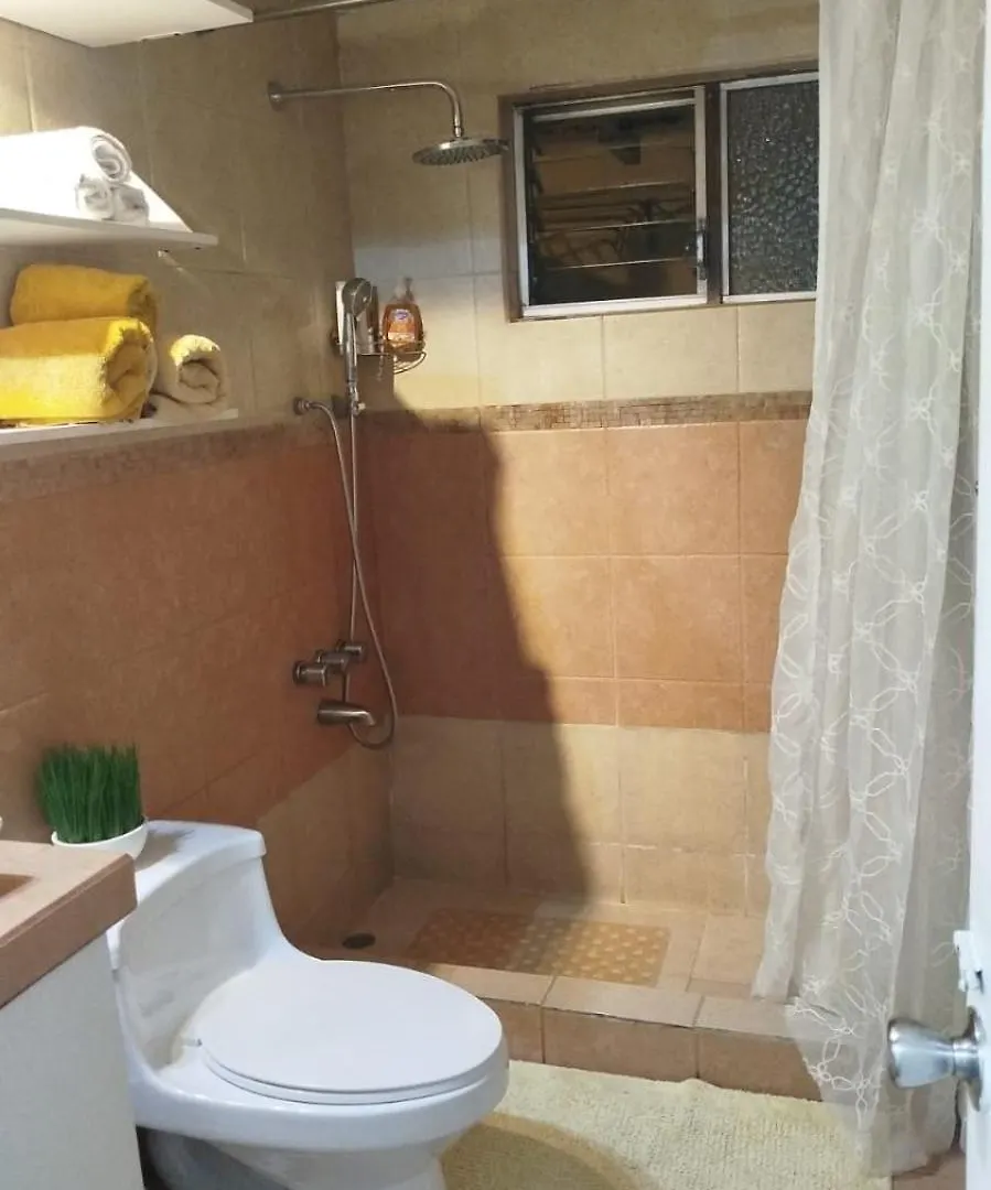 Villa Casa 3 Habitaciones, 3 Camas, Jardin Quito